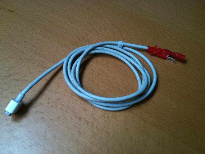 Charging cable fitted with red crimp connectors