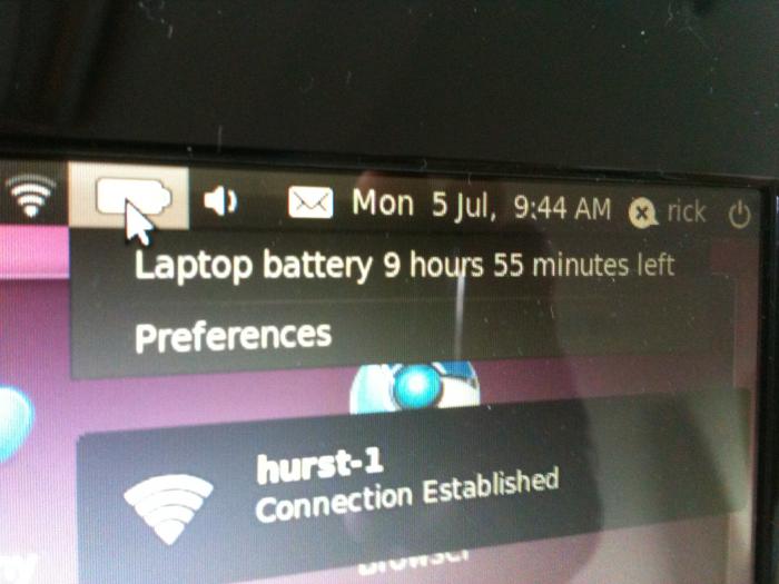 Ubuntu battery indicator showing 9 hours 55 minutes left