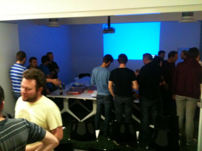 People chatting at the DBBUG meetup