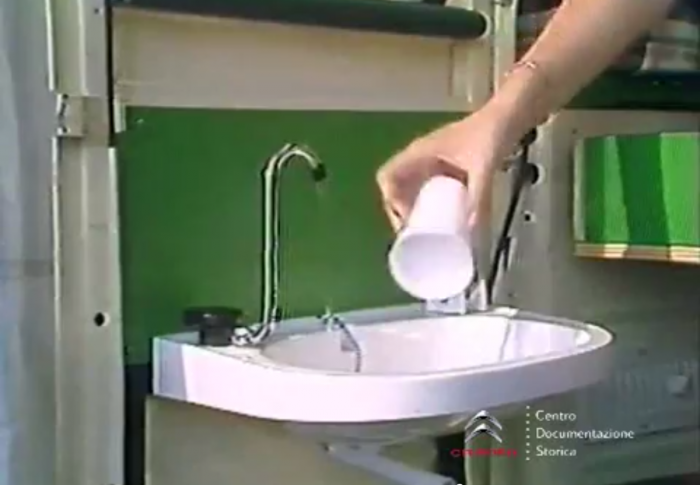 Fold-out sink in the Acadiane Oasi