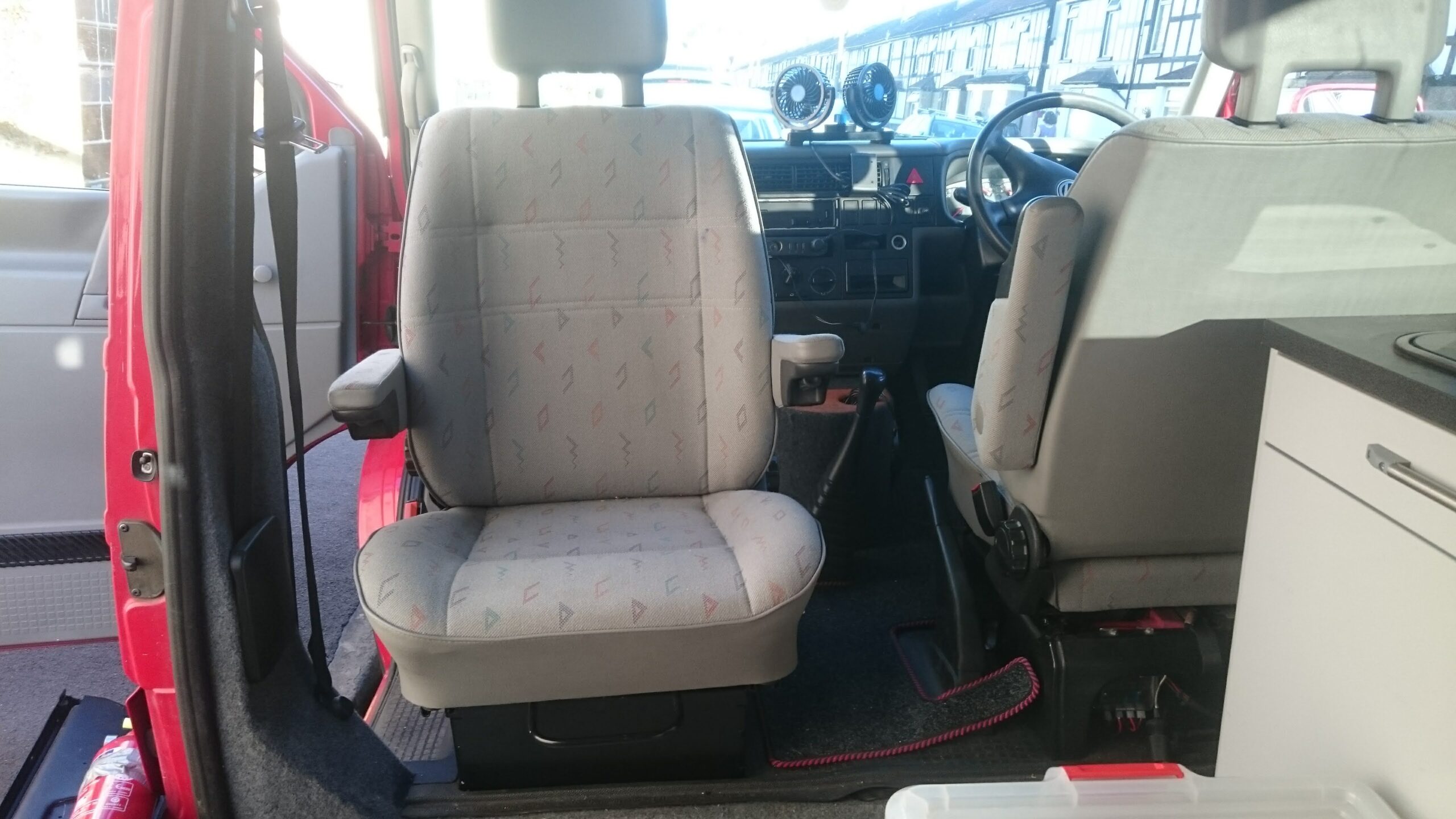 Fitting a swivel seat base to a vw t4
